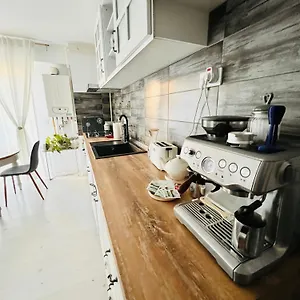 https://the-airport-loft.bucharesthotelsnow.com