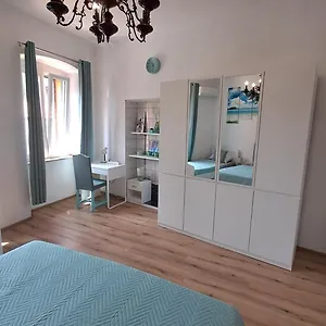 Apartamento Red Blue With Private Parking And Gray Blue, Pula