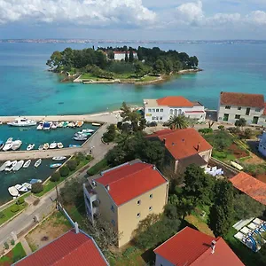 apartmani-junto.hotelinzadar.com/